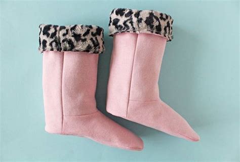 12 Cozy Slipper Sewing Patterns To Keep Your Feet Warm And Comfy ⋆