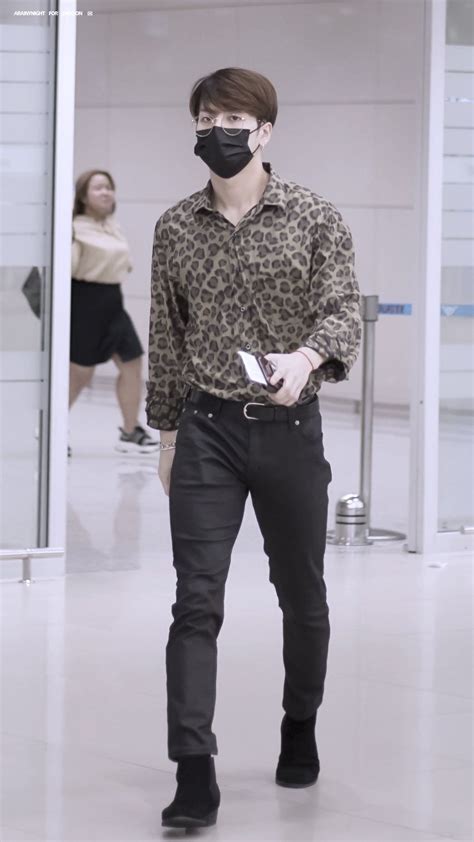 Pin By Krisztina Halmi On Jackson Wang Airport Fashion Kpop Jackson