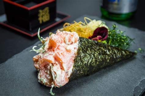 Temaki Sushi Tradicional Culinária Japonesa Temaki Premium De Salmão