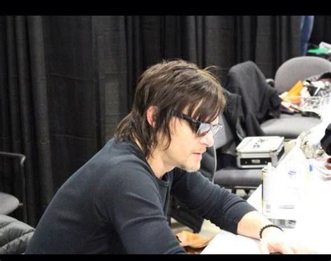 Side Profile Norman Reedus Daryl Dixon Ray Ban Men