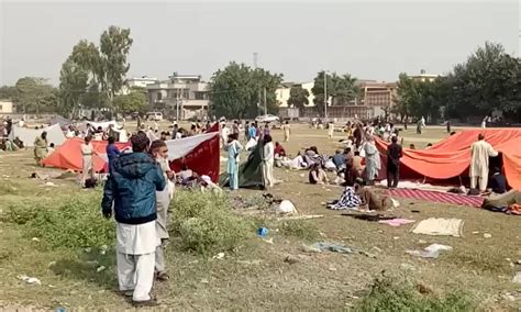 Tlp Protesters Clear Gt Road To Continue Sit In At Wazirabad Until