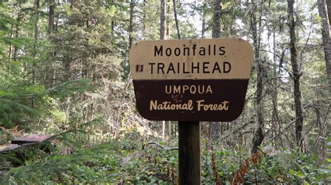 Moon Falls - Hike Oregon