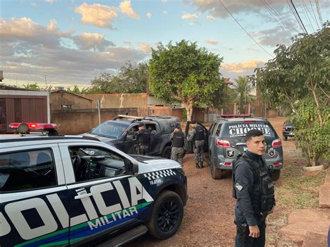 Policiais São Acionados Para Conter Briga Em Frente De Escola Pública E