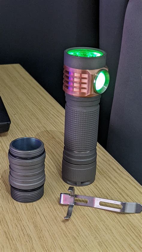 [nld] My First D4v2 Sst20 4000k With Green Led And Magnet Tailcap R Flashlight