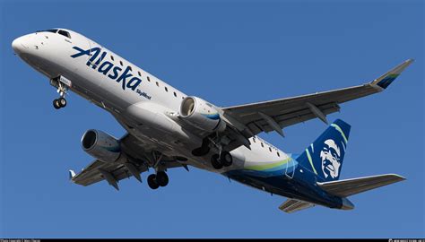 N430SY Alaska Airlines Embraer ERJ 175LR ERJ 170 200 LR Photo By Marc