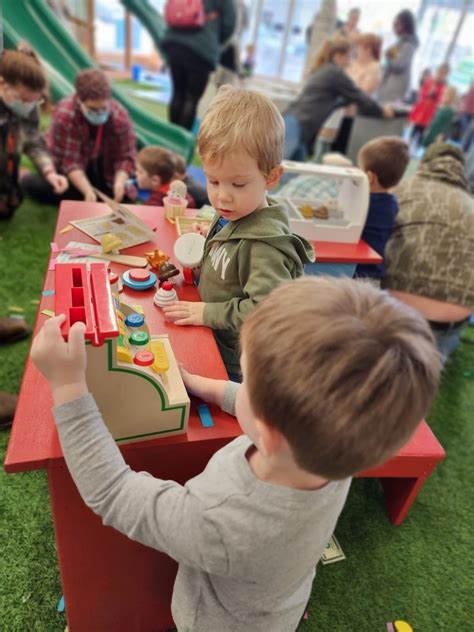 How We Benefit from Play | Duluth Children's Museum