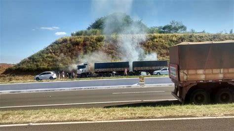 Hora Do Machado Hs Carreta Pega Fogo No Contorno Norte Em Maring E