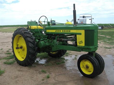 1958 JOHN DEERE 520 TRACTOR