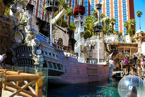 Pirate Ship At Pond Near Treasure Island Hotel Editorial Stock Image