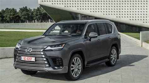 Lexus LX600 Review: Price, Specs, Features & More