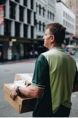 Auxiliar de Expedição: o que faz, salário e vagas