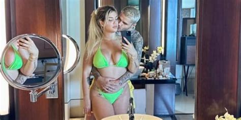 Wanda Nara Ma Che Fai Il Clamoroso Dettaglio Nella Foto Con Icardi