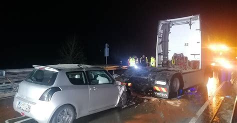 Mann stirbt bei Unfall auf der B 255 in der Nähe von Herborn