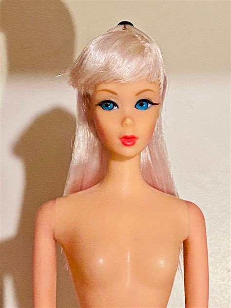 Beautiful Vintage Mod 1967 Platinum Blonde Twist N Turn TNT Barbie Doll