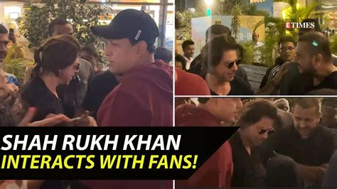 Shah Rukh Khan S Candid Airport Encounter Leaves Fans Gushing With