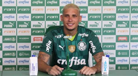 Rafael Navarro de saída do Palmeiras Veja o que se sabe sobre o assunto