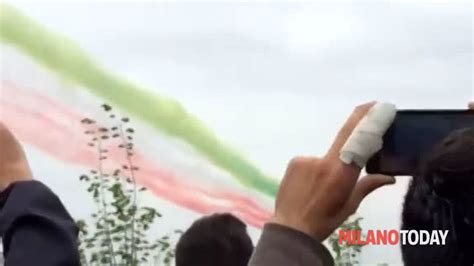 Expo Il Volo Delle Frecce Tricolori Per L Inaugurazione Video