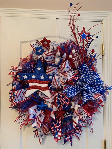 Pin By Melanie Hughes On Wreaths Patriotic Crafts Dollar Tree Decor