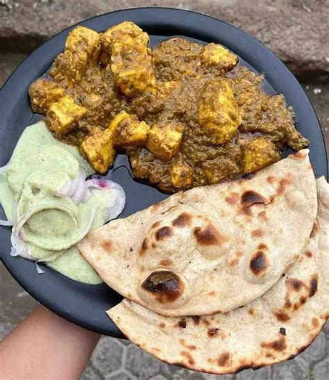 Handi paneer with butter naan