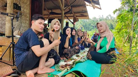 Woow Seenak Ini Botram Bareng Para Gadis Dan Janda Desa Di Saung