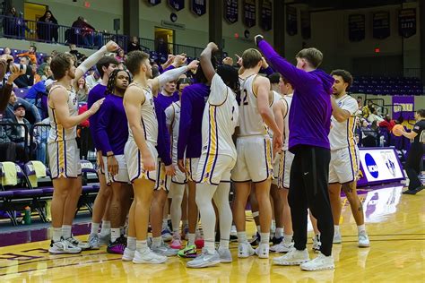 Umhb Mens Basketball Defeated By Etbu Late 67 60 On The Road True