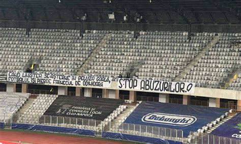 Galeria U Cluj Protest La Meciul Cu O Elul C Nd Lini Tea Se A Terne