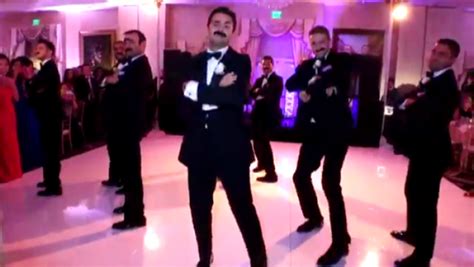 Sensaci N En Youtube El Baile Viral De Un Novio Elpinguino