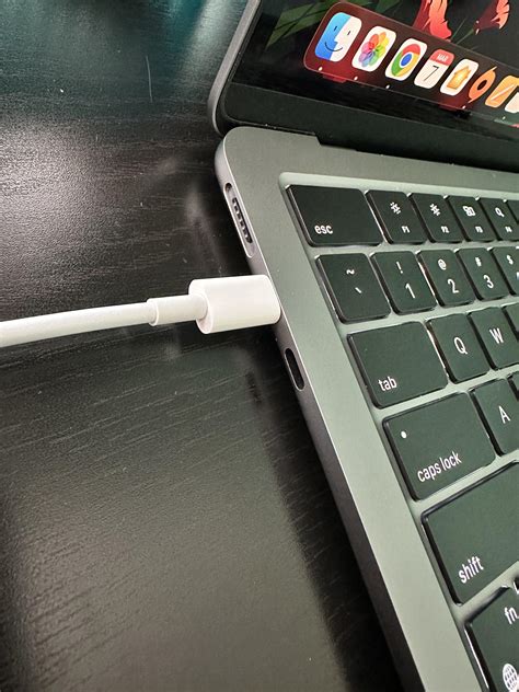 Can You Charge Macbook Air M2 With Usb C - AdvisorBIT