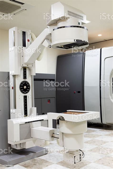 Radiation Therapy Machine Stock Photo - Download Image Now - Cancer ...