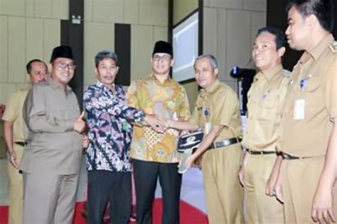 InfoPublik Pemkot Dumai Terima Bantuan 10 Unit Armada Pengangkut Sampah