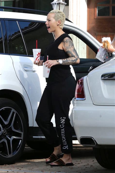 First Pics Of Amber Rose After Breast Reduction Surgery Sandra Rose