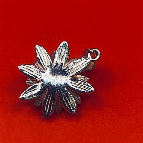 Womens 925 Sterling Silver Flower Pendant S