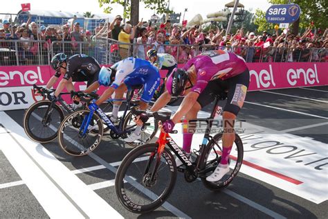 Giro Ditalia A Caorle Volata Imperiale Di Alberto Dainese