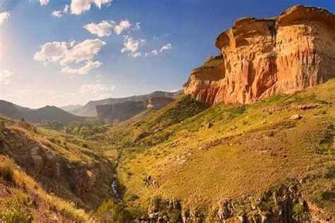 THE GOLDEN GATE HIGHLANDS NATIONAL PARK - Clarens