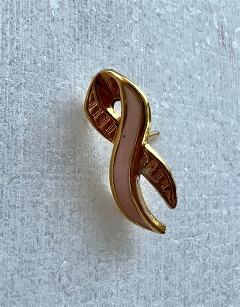 Avon Vintage Petite Gold Tone Pink Breast Cancer Awar Gem