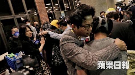 【理大攻防戰】數百人仍留守校園面臨斷糧 葉建源：7小時接走近300人將有第二輪行動 蘋果日報•聞庫