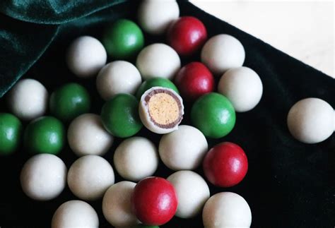 House Holiday Malt Balls 4 Oz Shane Confectionery