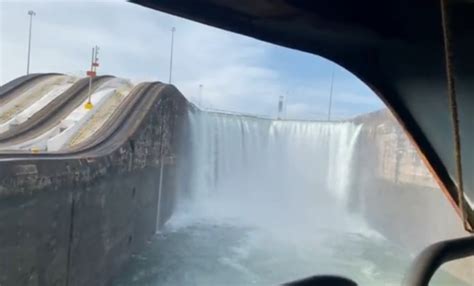 Aguas del Canal de Panamá se desbordan en la línea oeste de las