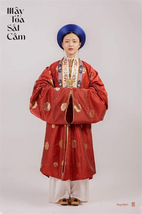 Vietnamese Costumes 🇻🇳 NhẬt BÌnh ViỆt PhỤc NhÀ NguyỄn Nguyen