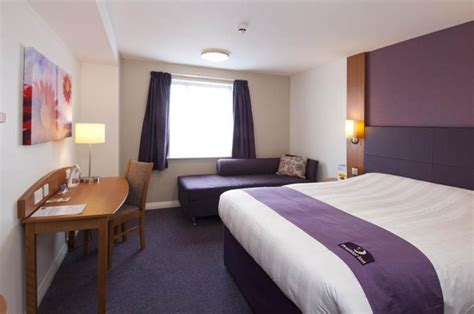 Premier Inn London City - Tower Hill Hotel - Deals, Photos & Reviews