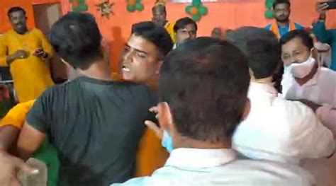 Bengal Bjp Workers Brawl In Front Of State Leadership Kolkata News