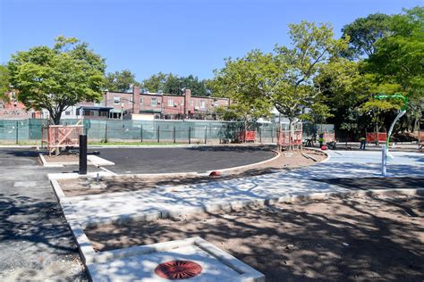 City Life Org - NYC Parks Commissioner and Council Member Brannan Tour