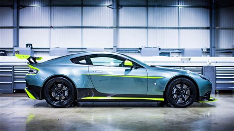 2016 Aston Martin Vantage GT8 Side View Wallpaper - HD Car Wallpapers #6441