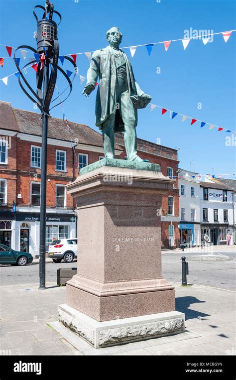 Statue Of Lord Palmerston Hi Res Stock Photography And Images Alamy