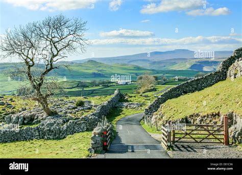 Beautiful Yorkshire Dales Landscape Stunning Scenery England Tourism Uk