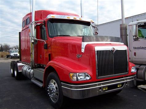 International 9400i Eagle Semi Truck