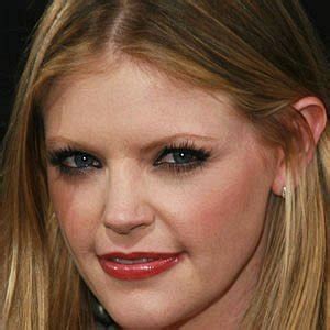 Natalie Maines Net Worth 2025: Money, Salary, Bio | CelebsMoney