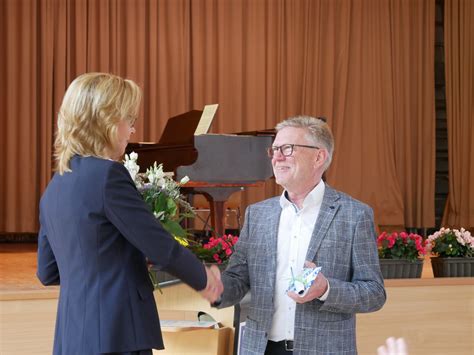 LVR verabschiedet Schulleiter der LVR Hanns Dieter Hüsch Schule in den