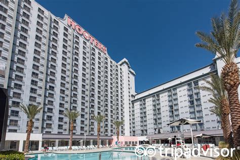 OYO Hotel & Casino Las Vegas Pool Pictures & Reviews - Tripadvisor