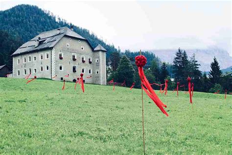 Arte Contemporanea Dolomiti La Guida Dei Luoghi Da Non Perdere